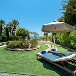 Sea Front Costa Blu By Ezoria Villas
